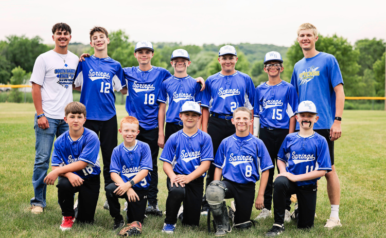 The Majors are shown above, left to right, back row: Coach Blake Miller, Keaton Hasty, Chase Wenzel, Casen Waters, Mauer Jones, Jace Kolousek, Coach Branden Flowers. Front row: Maverick Roduner, Ryker Reed, Weston Roduner, Ethan Heumiller, Sonnie Schimke. Not pictured, Trevor Huisman.