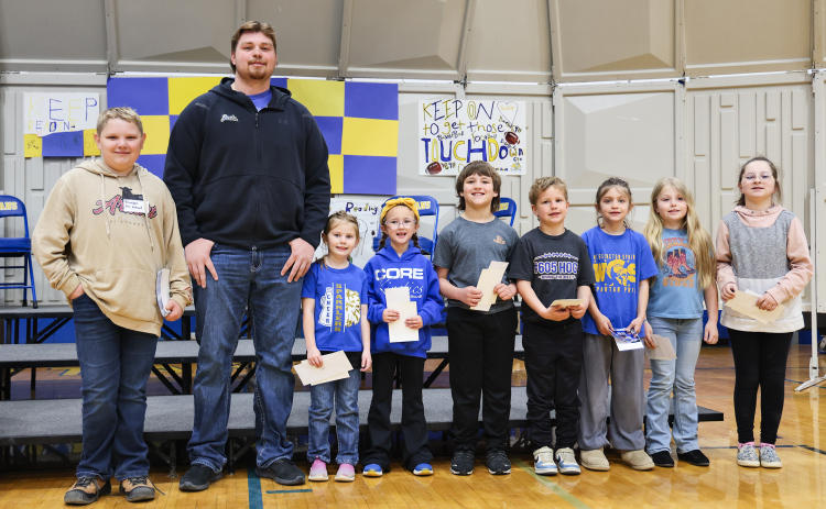 1st grade Shown with Principal for the hour Will Arhart and Quinten Christensen, AR award recipients are: Harper Sealey, Leelin Polly, McCrae Nickels, Harvey Cashman, Lucy Cashman, Aurora Olson, Harlowe Harmdierks. Not pictured: August Getman.