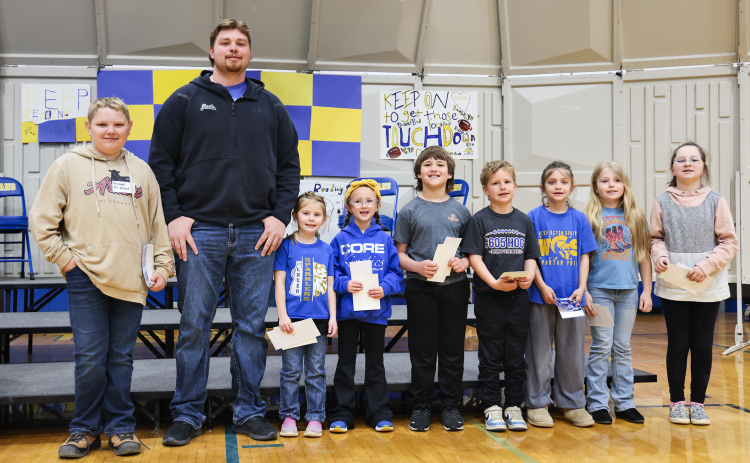 1st grade Shown with Principal for the hour Will Arhart and Quinten Christensen, AR award recipients are: Harper Sealey, Leelin Polly, McCrae Nickels, Harvey Cashman, Lucy Cashman, Aurora Olson, Harlowe Harmdierks. Not pictured: August Getman.