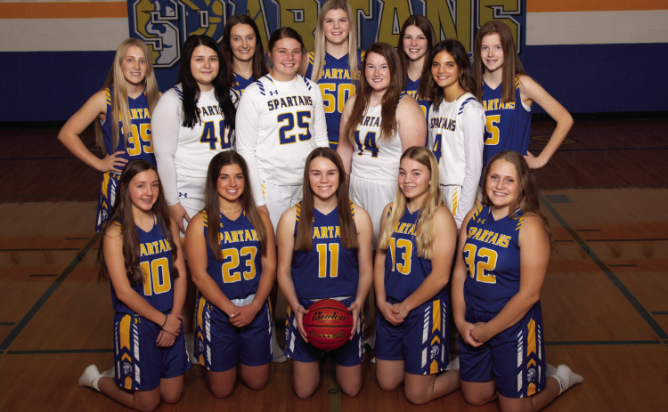 SPARTAN GIRLS BASKETBALL 2022-23 PHOTO COURTESY MARK’S PHOTOGRAPHIC IMAGES BACK ROW LEFT TO RIGHT: Kerstynn Heim, Harlee Heim, Carissa Scheel, Kirstie Munsen, Avery Orth, Riley Roduner, Addy Orth, Kate Havlik, Masynn Mebius. FRONT ROW: Logan Mohling, Alyssa Grohs, Ashlyn Weber, Raylee Fagerhaug, Alicia Collins.