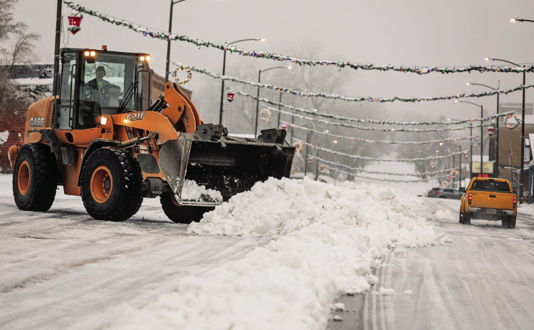 Attempting to stay ahead of the snow: Major winter storm bears down on much of the state