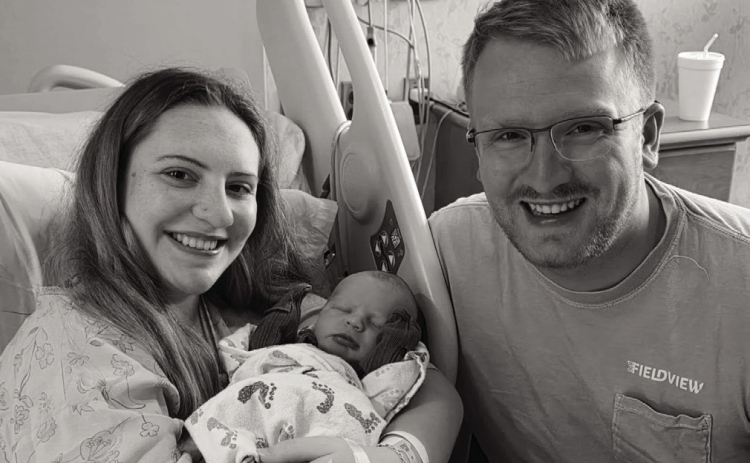 Kolouseks welcome son