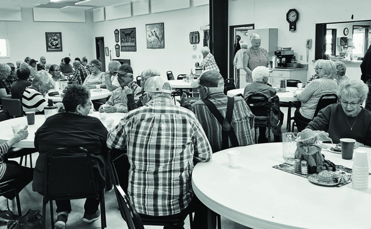Hearty Homecoming Crowd Fills Senior Center